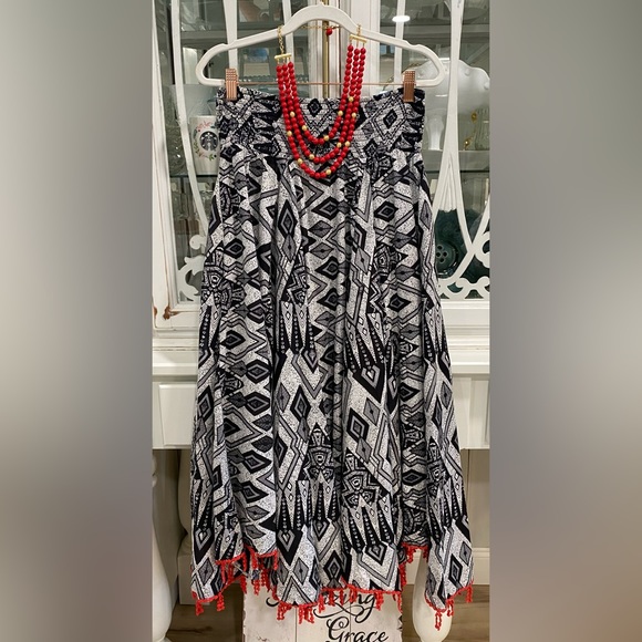 178. CHELSEA & THEODORE BLK/WHITE W/RED FRINGE SMOCK WAISTLINE FULL BODICE SKIRT - Picture 8 of 11